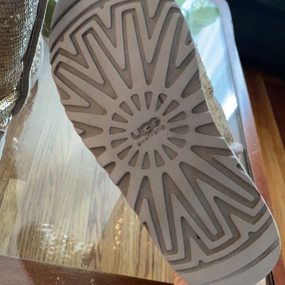 UGG Classic Short Sequin Boot grey sparkle size 6 - Picture 3 of 8